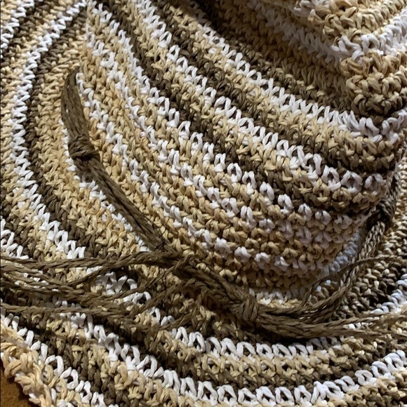 π SOLD Sun hat π - Picture 3 of 3